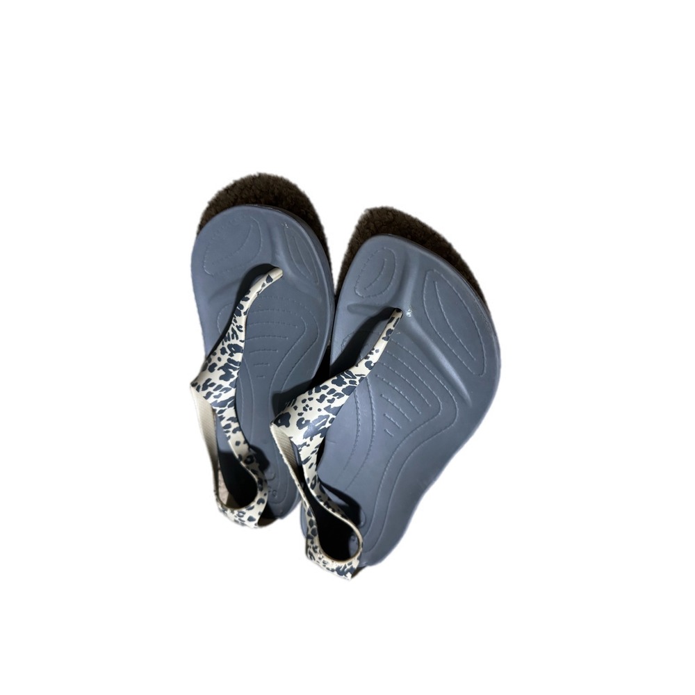 Crocs Sexi Flip Sandals Womens 9 Grey Leopard Print Excellent T-Strap Flat - Picture 5 of 9